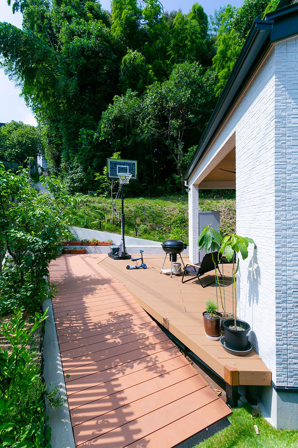 セルコホーム福岡西・宗像（福岡住宅） 【圧巻の吹抜け】愛車を守るガレージやBBQ、外遊びができるデッキを備えた邸宅の建築実例画像3