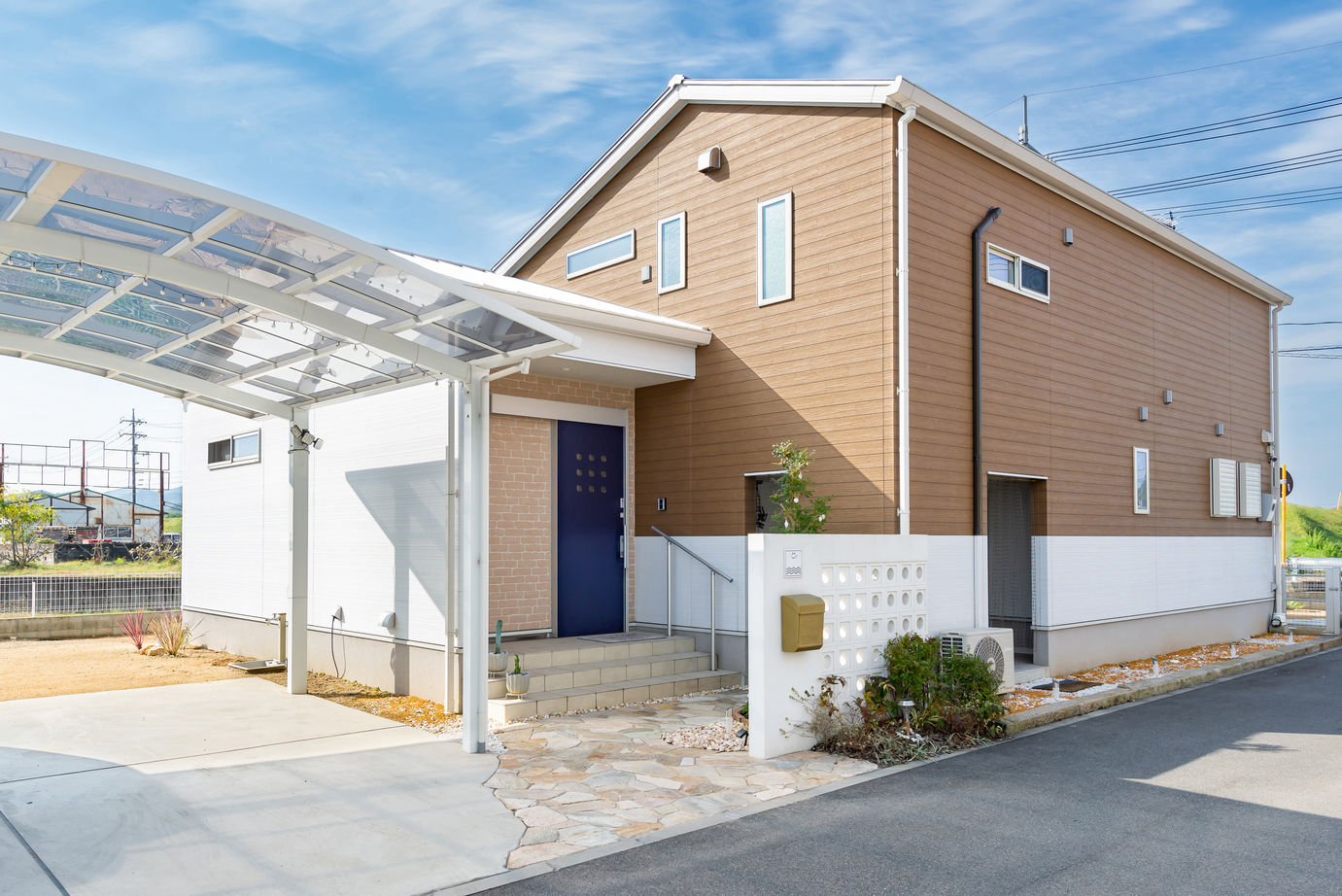 運船建設 【平屋風/1.5階建て】家族の存在を身近に感じる家の建築実例画像