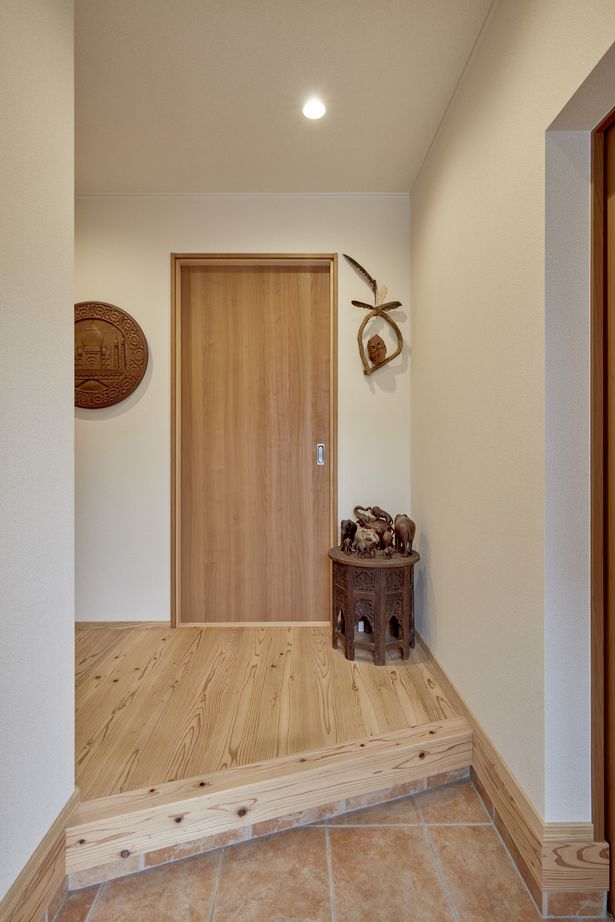 運船建設 思い出の家具が彩る、夫婦のちょうど良い暮らしの建築実例画像2