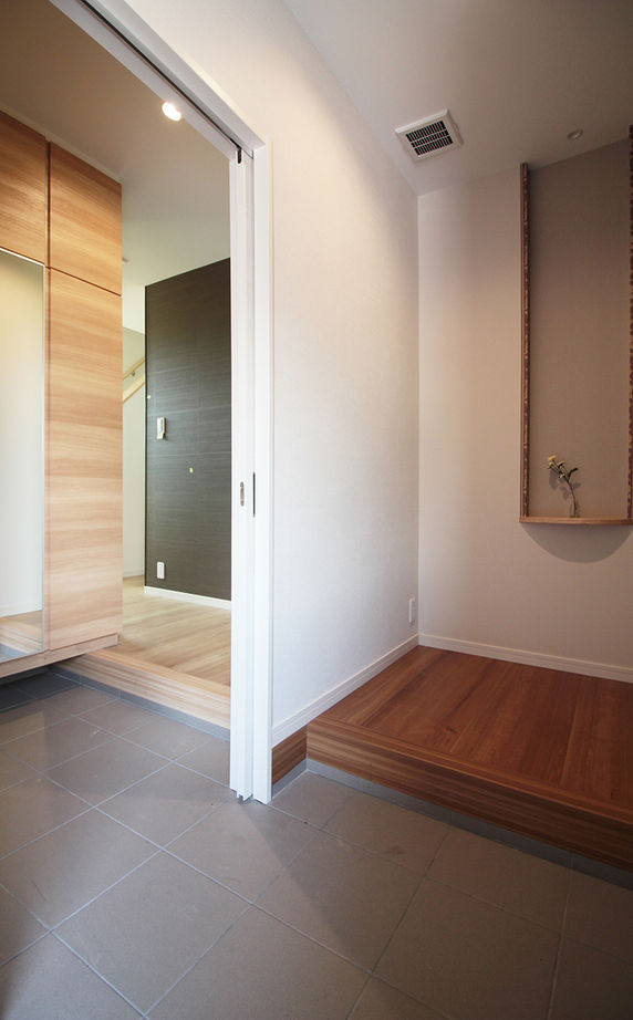 松栄ホーム 【和モダン×二世帯住宅】家だけでなく、家族の距離感やライフスタイルも含めてデザインするの建築実例画像9