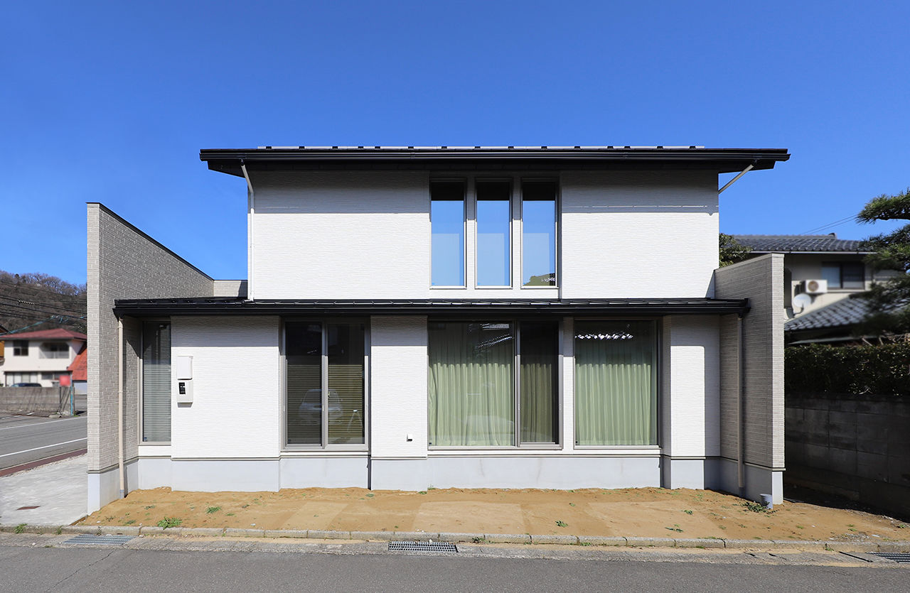 松栄ホーム 【2000万円台×ZEH】夢だった吹き抜けのある家を全館空調で叶える。住みやすくておしゃれな暮らしをデザインの建築実例画像2