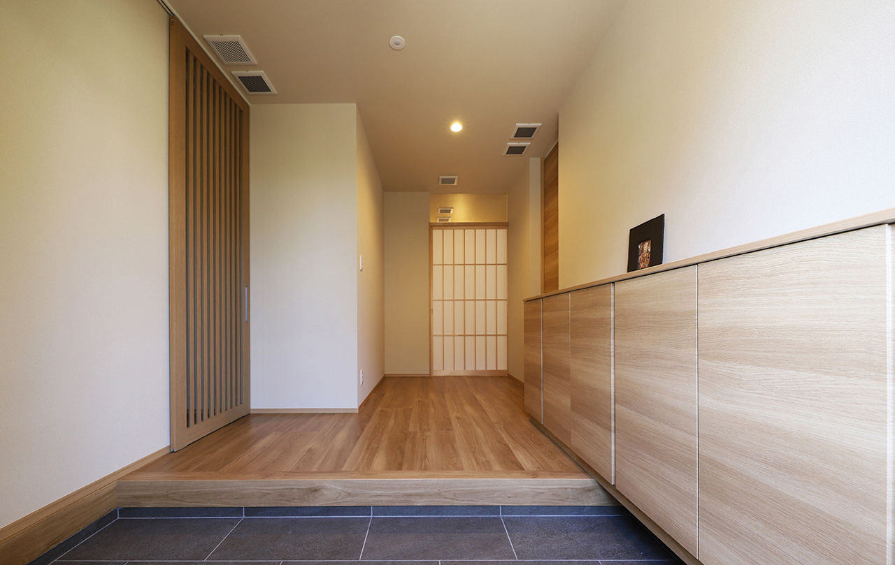 松栄ホーム 【3000万円台×純和風】二世帯住宅を前提にした家づくり。住まいに庭を取り込み、視界が開くデザインを提案の建築実例画像10