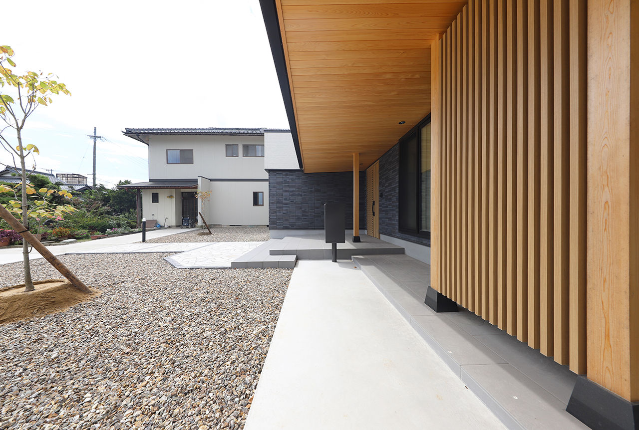 松栄ホーム 【5000万円台×三世帯住宅】思い入れのあるものは残し、築80年の家を建て替え。４世代のゆとりある暮らしの建築実例画像2