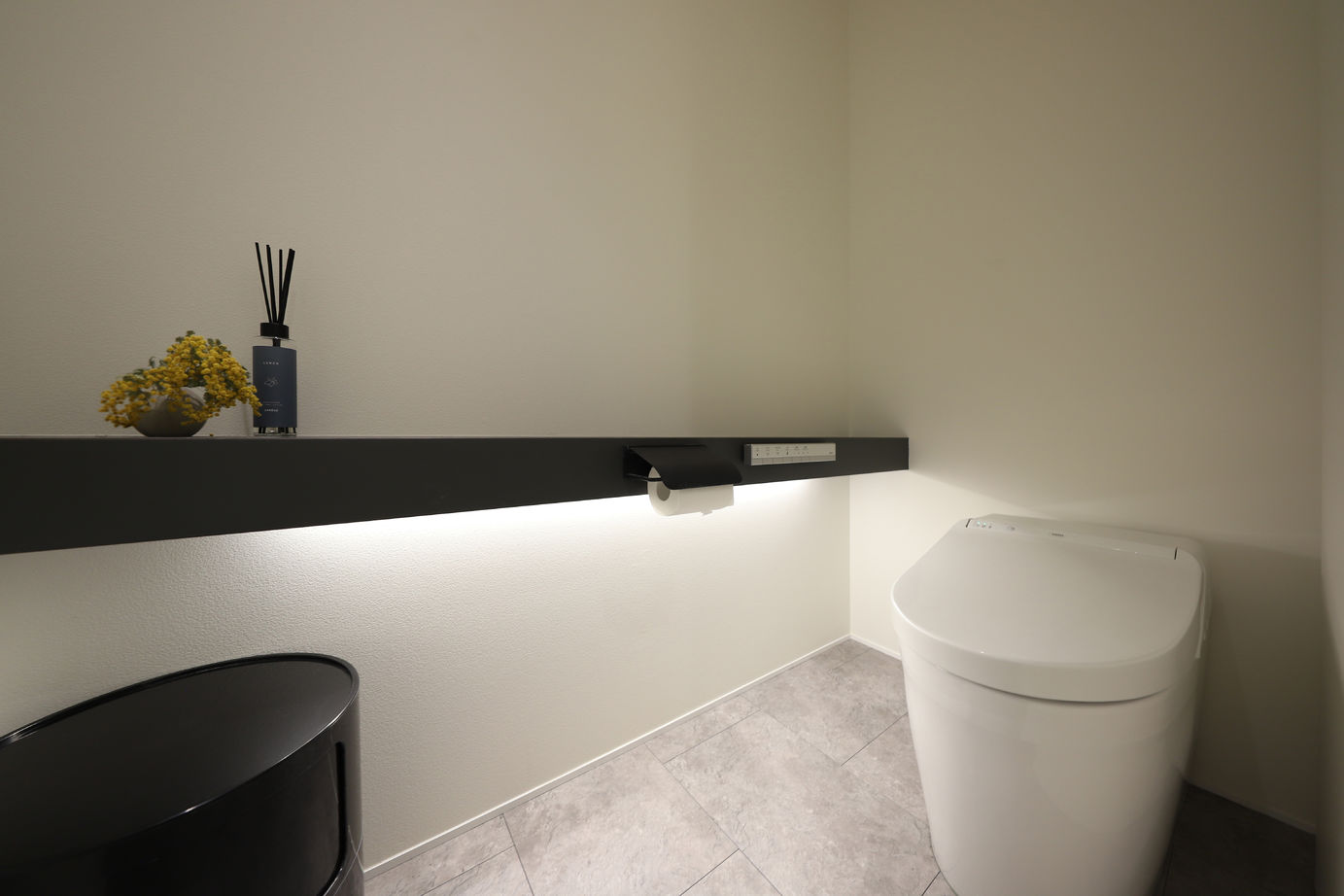 松栄ホーム 【2000万円台×ハイセンス】白く輝く、コンパクトなホワイトキューブの建築実例画像9