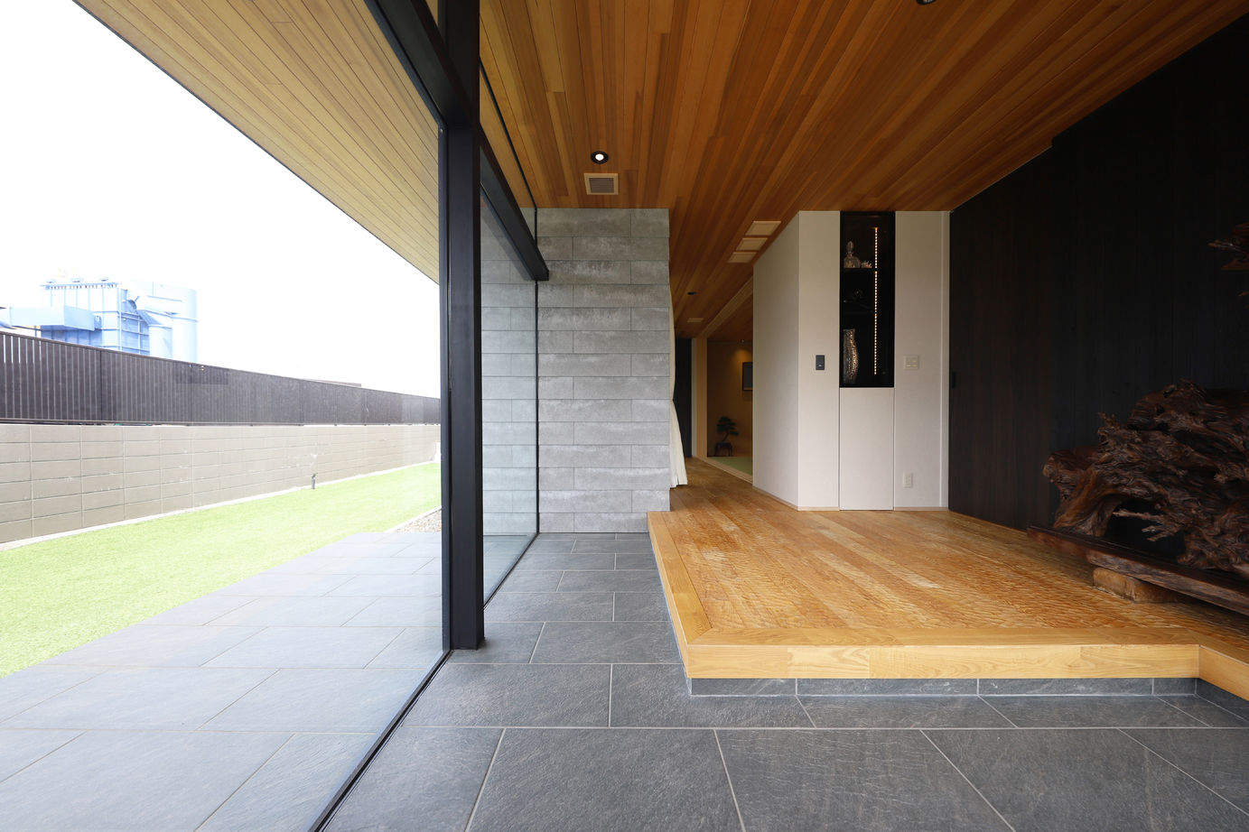 松栄ホーム 【3000万円台×1.5階建】水平ラインで魅せる、粋な和モダンの建築実例画像4