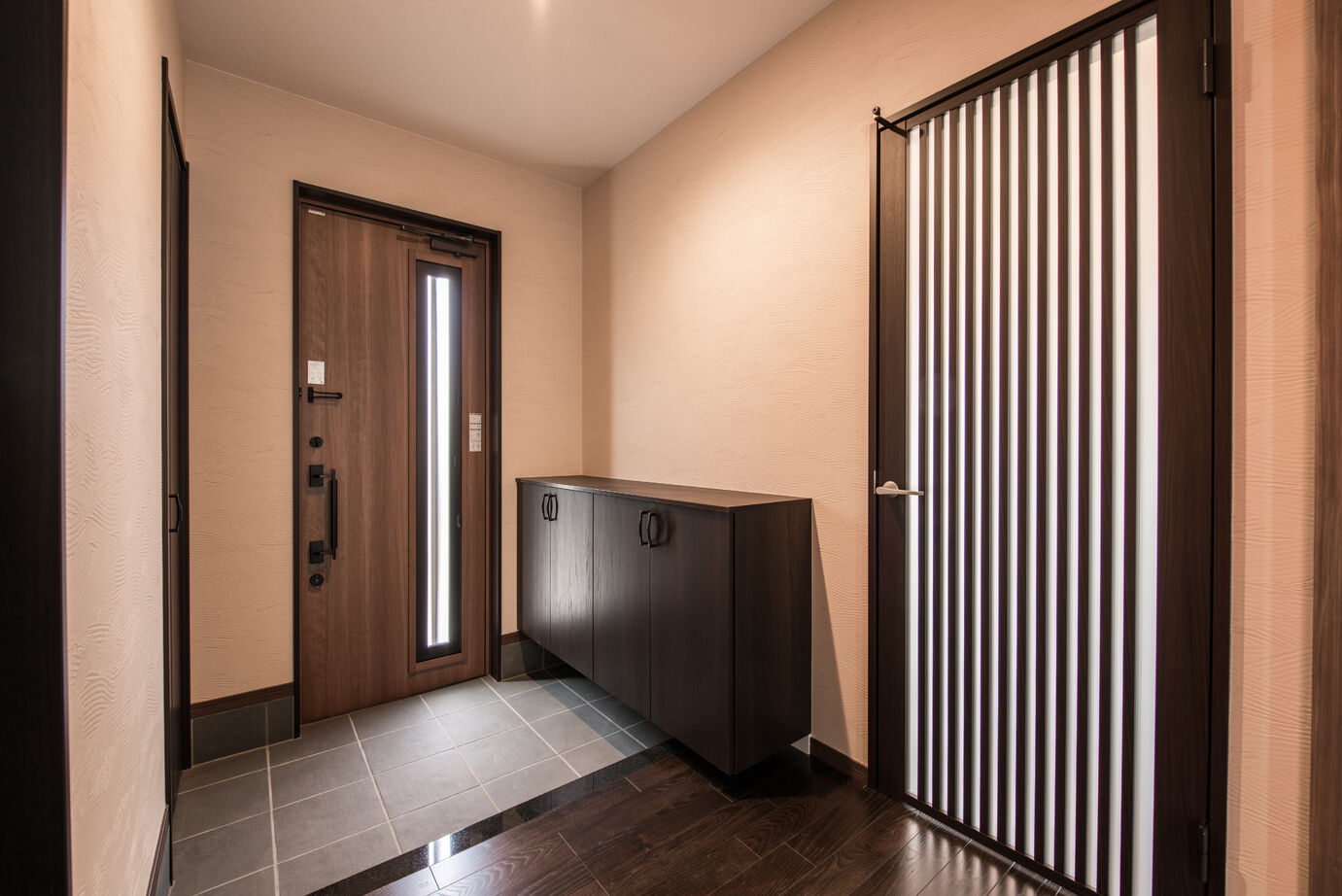 セブンハウス 二人の”好き”が重なり合う、木と暮らす和モダンライフの建築実例画像3