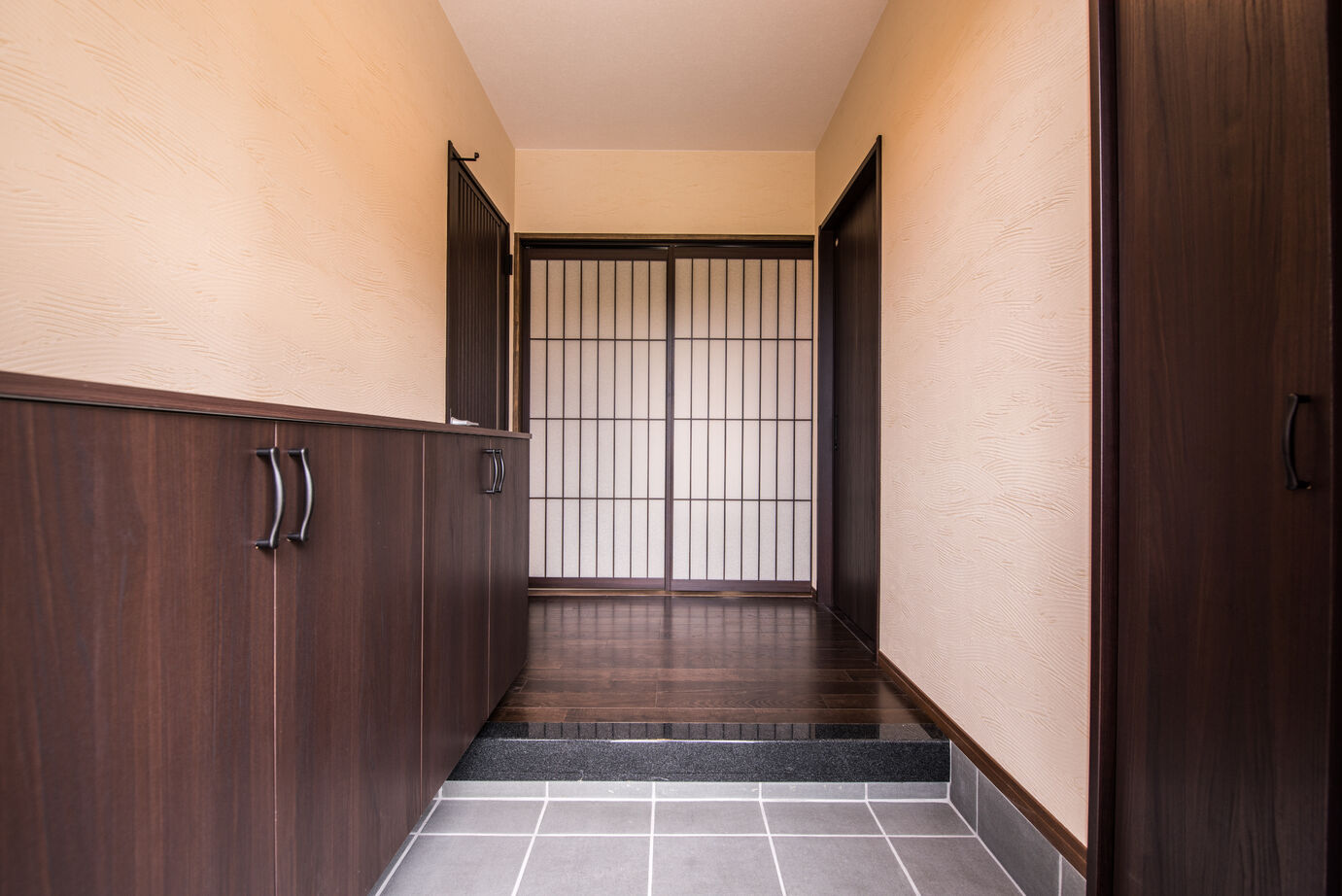 セブンハウス 二人の”好き”が重なり合う、木と暮らす和モダンライフの建築実例画像4