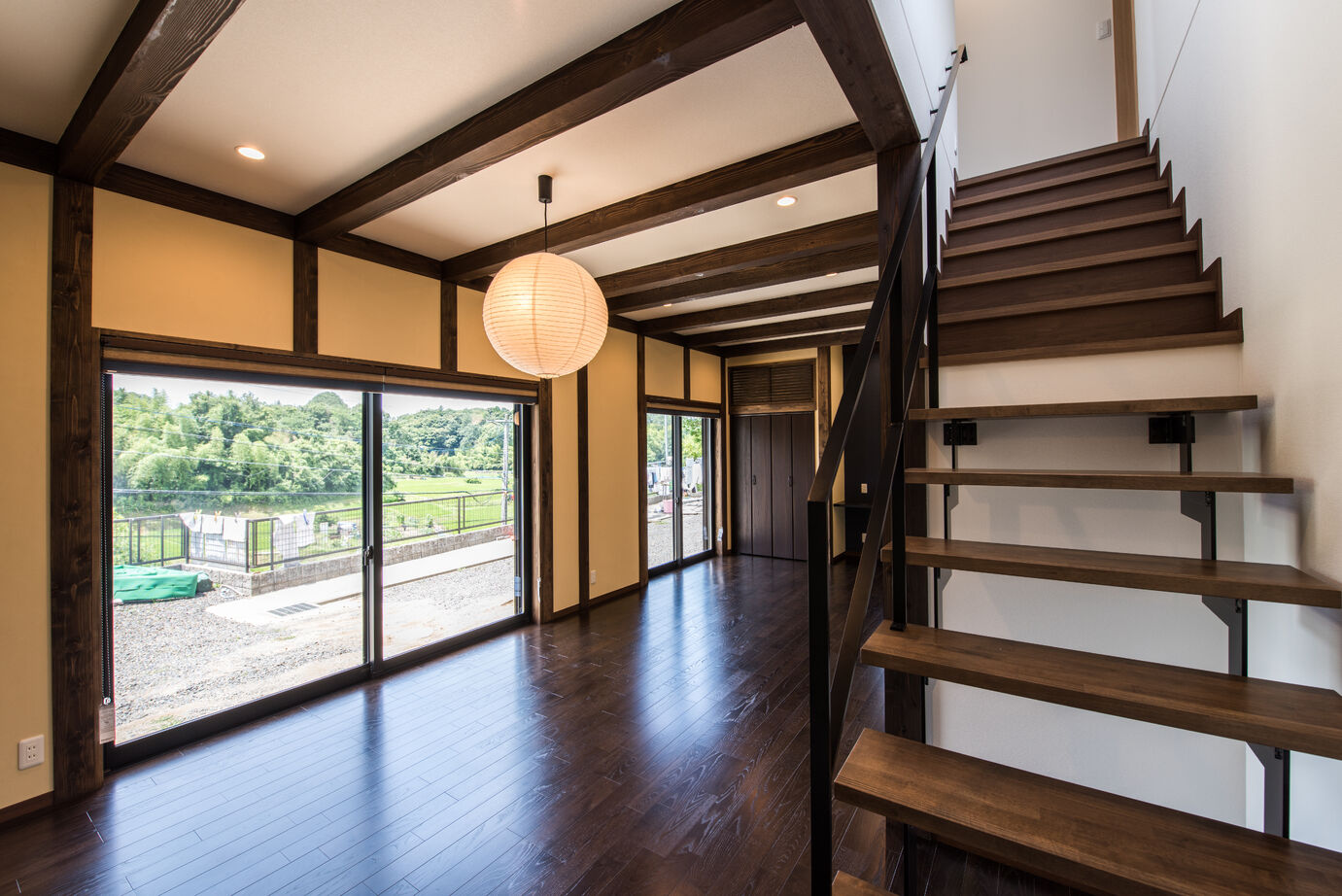 セブンハウス 二人の”好き”が重なり合う、木と暮らす和モダンライフの建築実例画像8