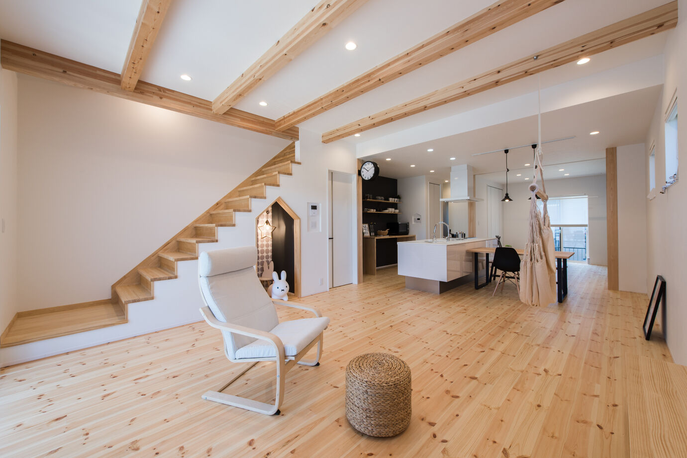 セブンハウス 家事も移動もストレスフリー。回遊動線で叶える快適な暮らしのある家。の建築実例画像7