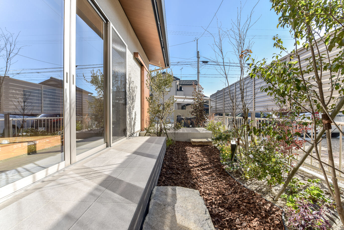 セブンハウス 土間から広がる光と風。子育て世代の自然派リビングのある家。の建築実例画像2