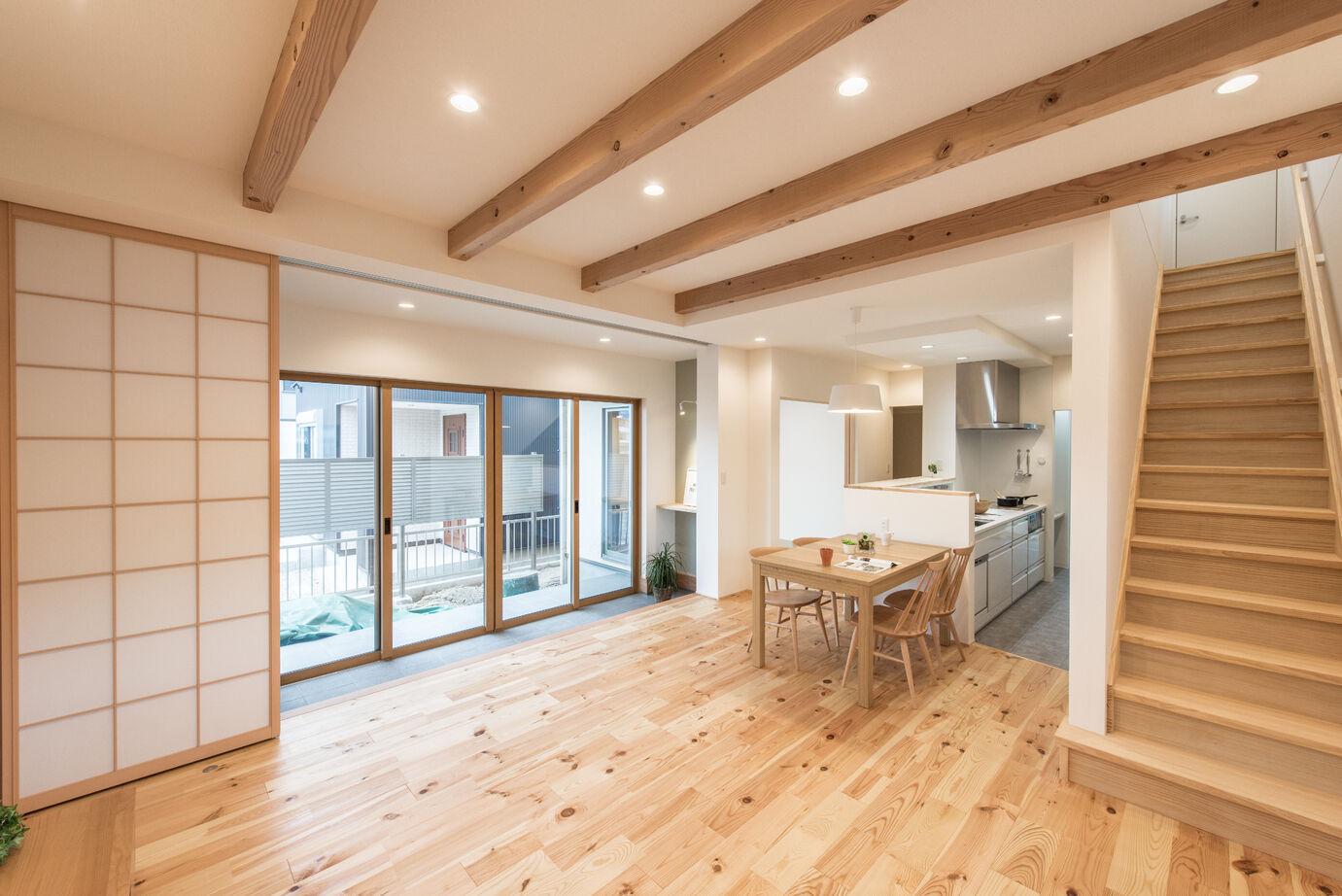 セブンハウス 土間から広がる光と風。子育て世代の自然派リビングのある家。の建築実例画像5