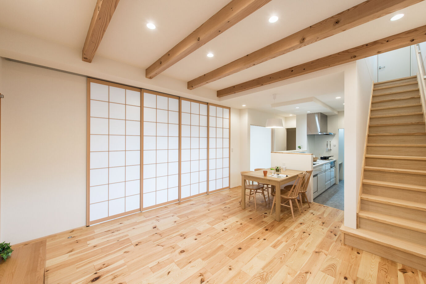 セブンハウス 土間から広がる光と風。子育て世代の自然派リビングのある家。の建築実例画像6