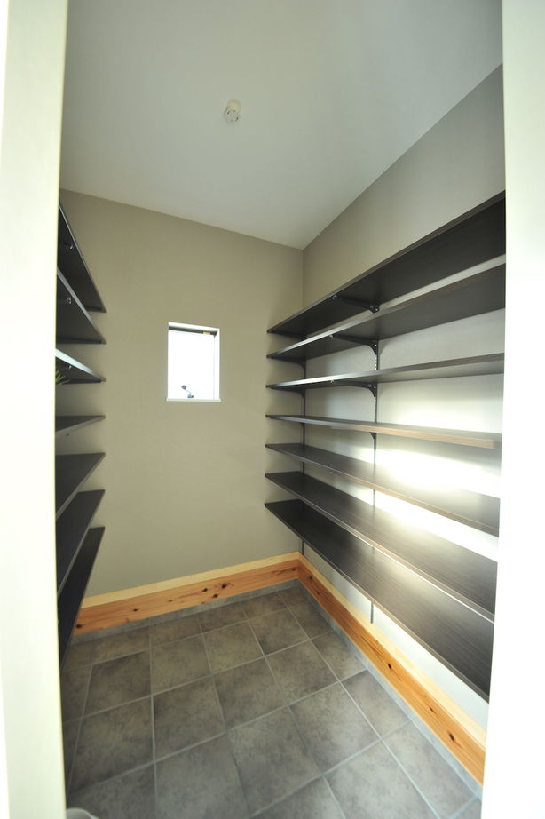 エスクリエイト　 【平屋/南大阪/2000万円台/間取り図有】「S-CUBE」杉の無垢フローリングに土佐和紙の壁紙、ZEH仕様の平屋の建築実例画像10