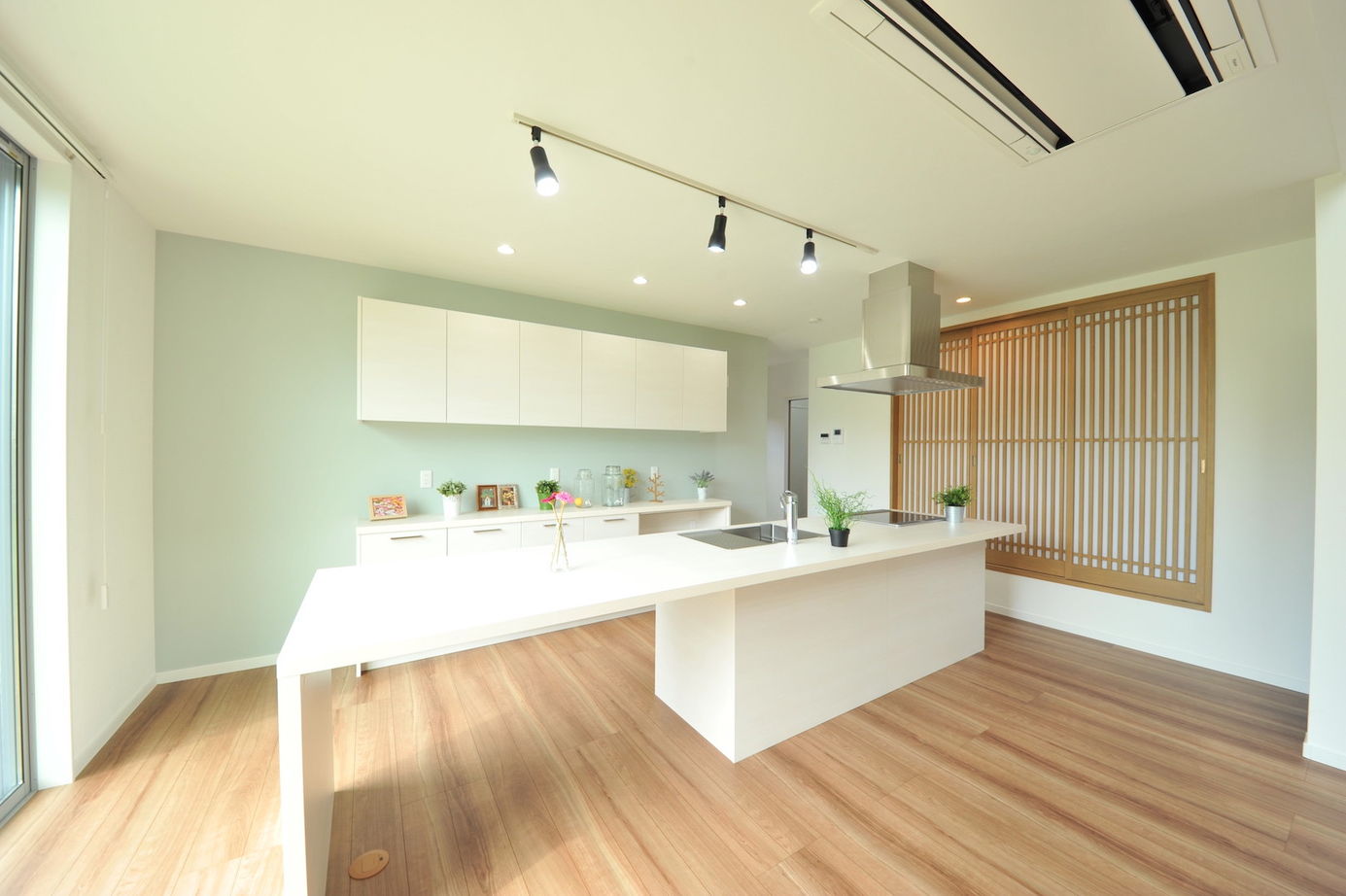 エスクリエイト　 【岸和田/2000万円台/間取り図有】「IELAB」ポポラートキッチンが映える大きな吹き抜けの住まいの建築実例画像3