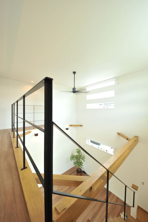 エスクリエイト　 【岸和田/2000万円台/間取り図有】「IELAB」ポポラートキッチンが映える大きな吹き抜けの住まいの建築実例画像5