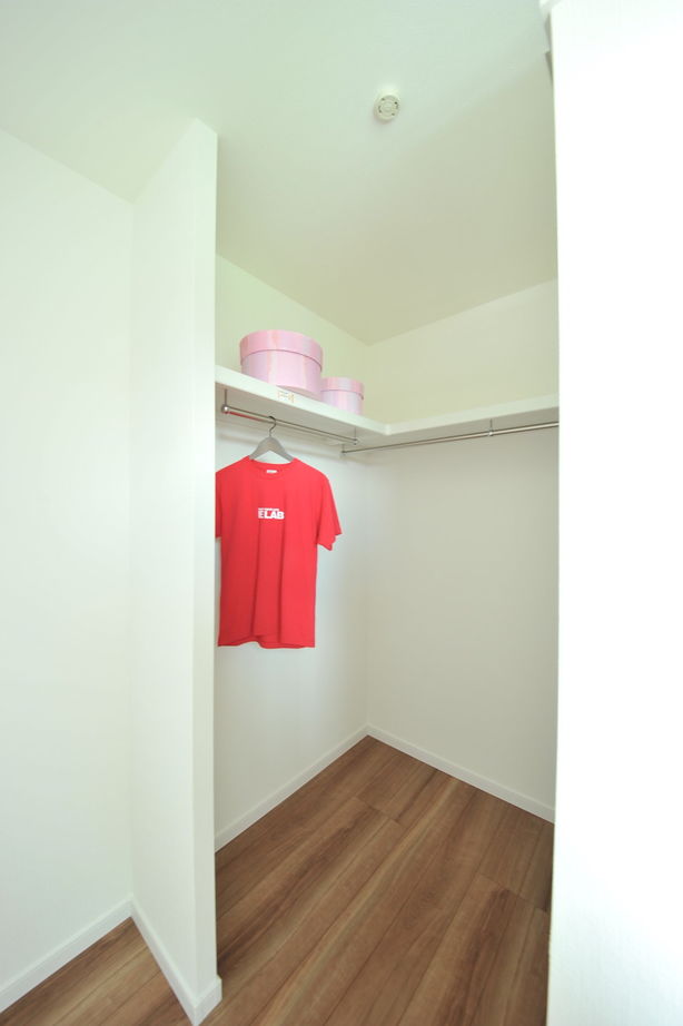 エスクリエイト　 【岸和田/2000万円台/間取り図有】「IELAB」ポポラートキッチンが映える大きな吹き抜けの住まいの建築実例画像7