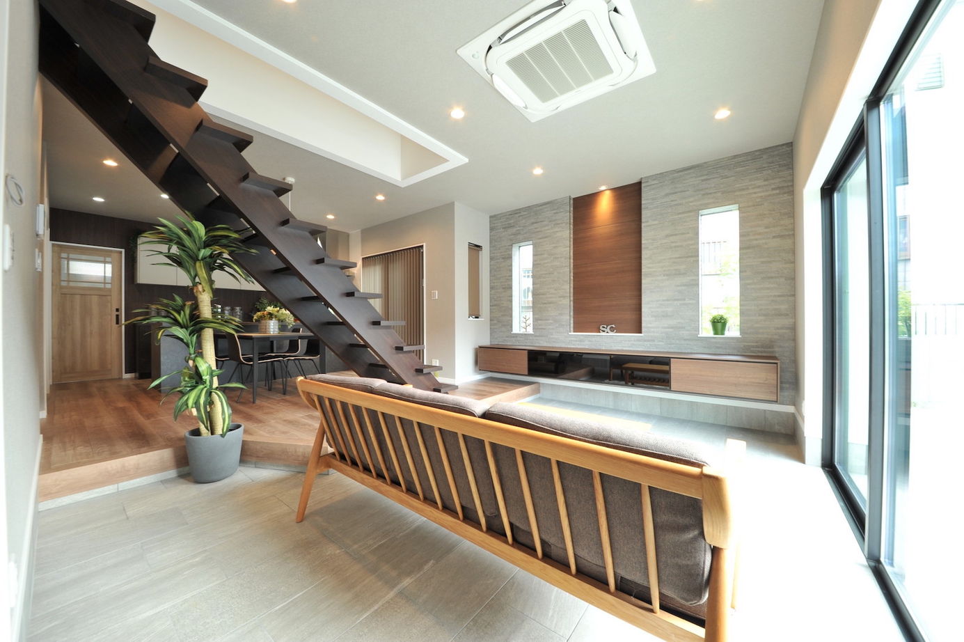 エスクリエイト　 【岸和田/2000万円台/33坪/間取り図】「IELAB」ピットリビングにスリット階段、耐震と断熱のZEH仕様のお家の建築実例画像2