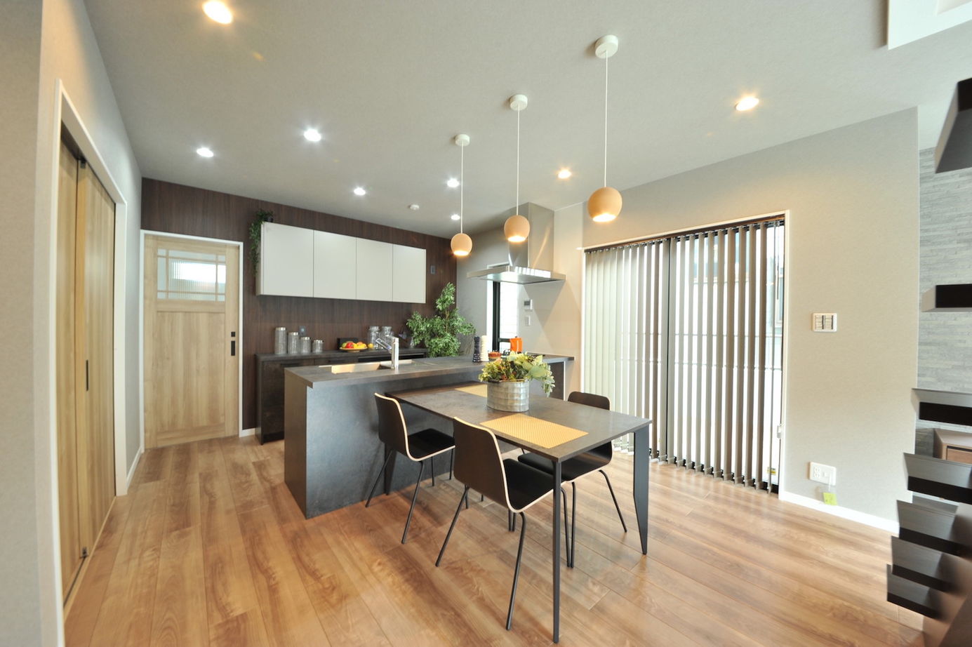 エスクリエイト　 【岸和田/2000万円台/33坪/間取り図】「IELAB」ピットリビングにスリット階段、耐震と断熱のZEH仕様のお家の建築実例画像5