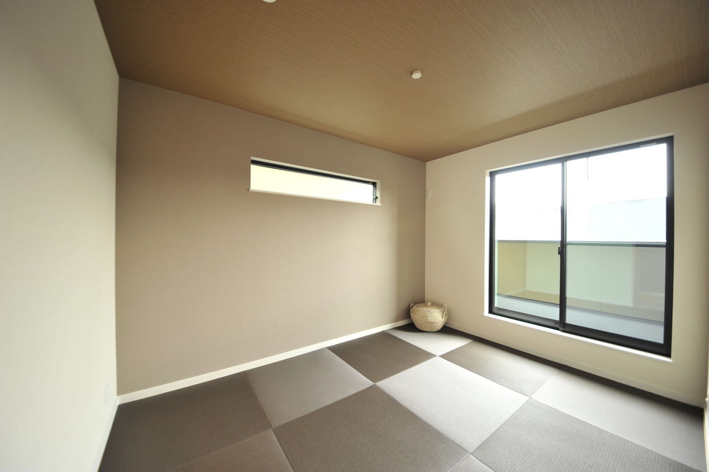 エスクリエイト　 【大阪/1000万円台/延床32坪/間取り図】ヘリンボーンにパーケット、木目がおしゃれ。広いLDKと通り土間の家の建築実例画像7