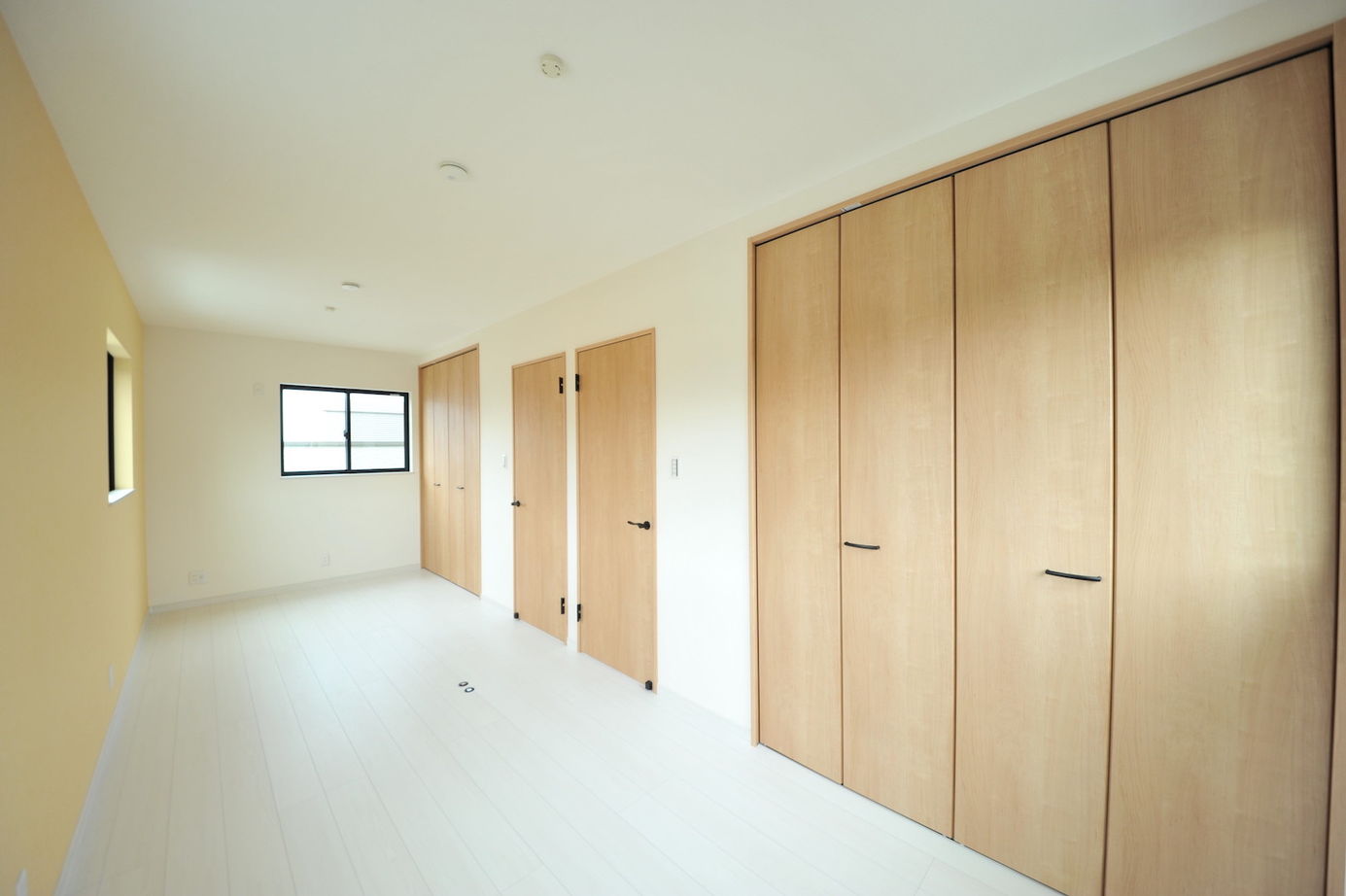 エスクリエイト　 【大阪/1000万円台/延床32坪/間取り図】ヘリンボーンにパーケット、木目がおしゃれ。広いLDKと通り土間の家の建築実例画像9