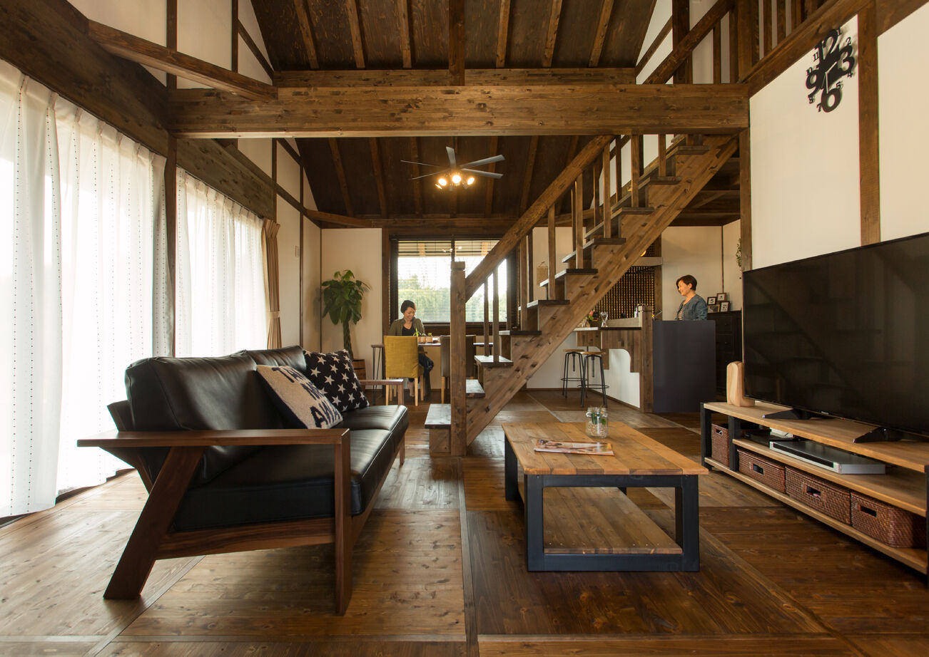 綿半林業 【1000万円台/ひのき/104m2/平屋】上質な自然素材の持ち味を楽しむラグジュアリー感ある平屋の家の建築実例画像1