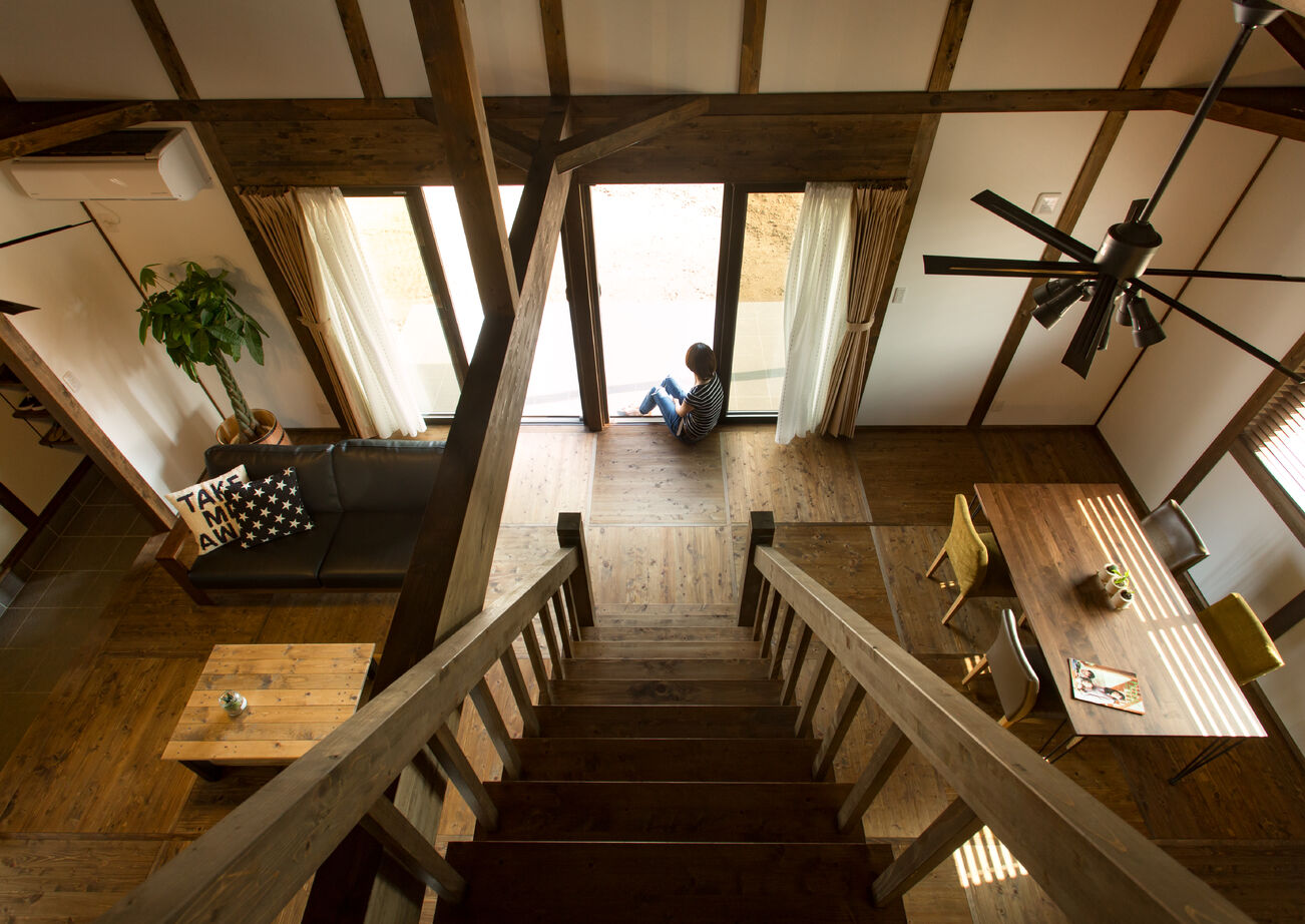 綿半林業 【1000万円台/ひのき/104m2/平屋】上質な自然素材の持ち味を楽しむラグジュアリー感ある平屋の家の建築実例画像2