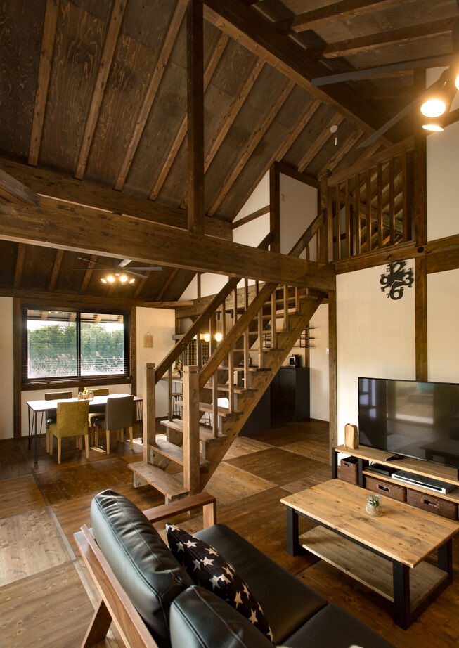 綿半林業 【1000万円台/ひのき/104m2/平屋】上質な自然素材の持ち味を楽しむラグジュアリー感ある平屋の家の建築実例画像7