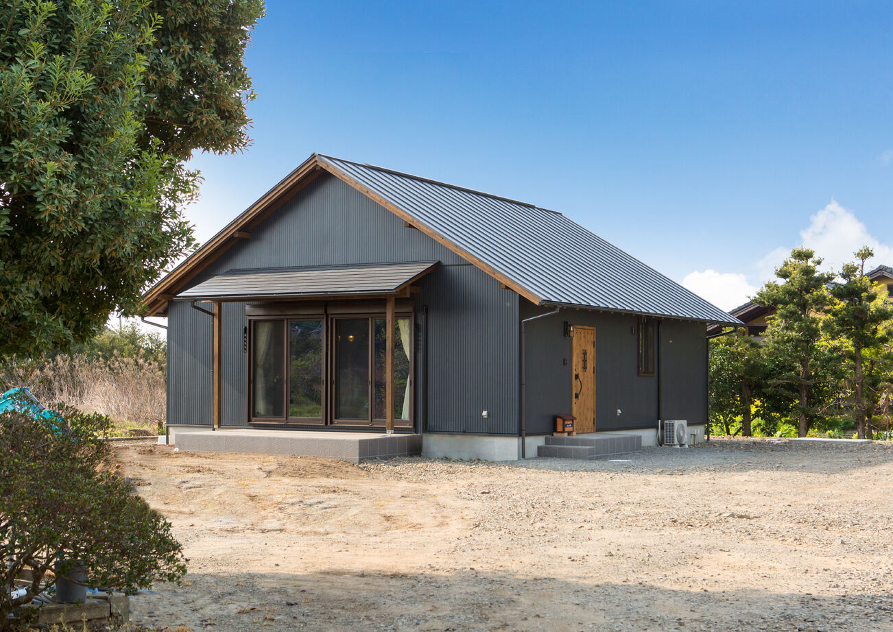 綿半林業 【1000万円台/ひのき/104m2/平屋】上質な自然素材の持ち味を楽しむラグジュアリー感ある平屋の家の建築実例画像14