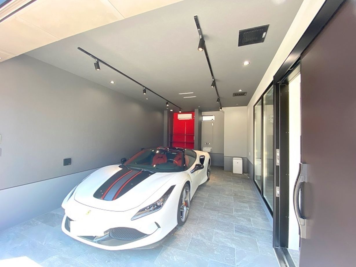 太陽ハウス 【松戸市/37坪/2階リビング】愛車を眺めながら暮らす、ビルトインガレージがある住まいの建築実例画像2