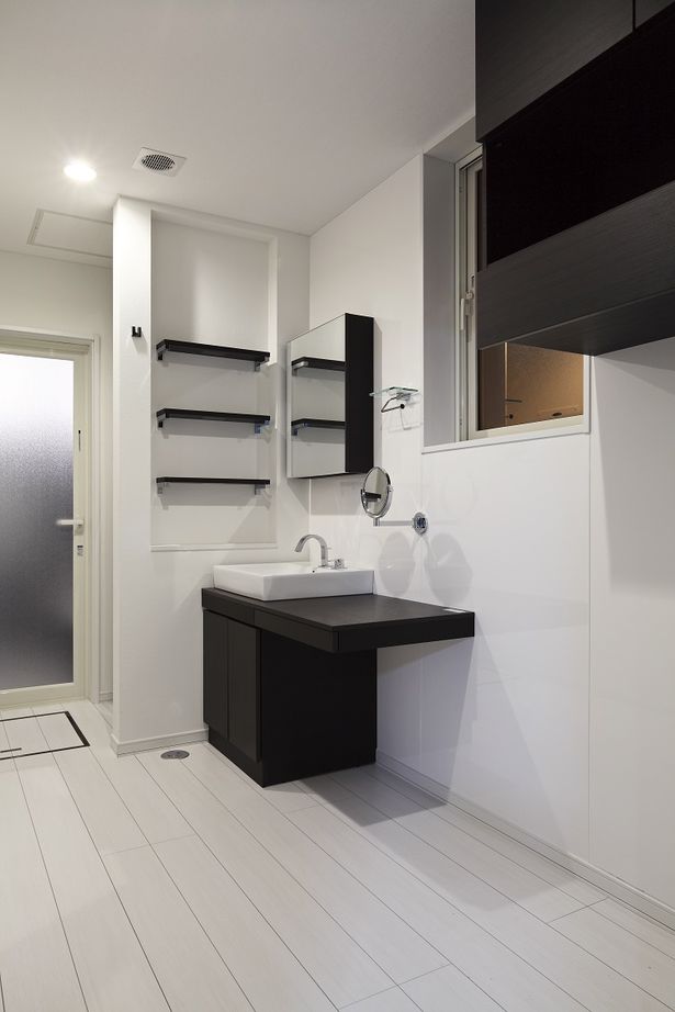 バリューホーム 【3000～3500万円】室内からも自慢の愛車を眺められるビルトインガレージの家の建築実例画像10