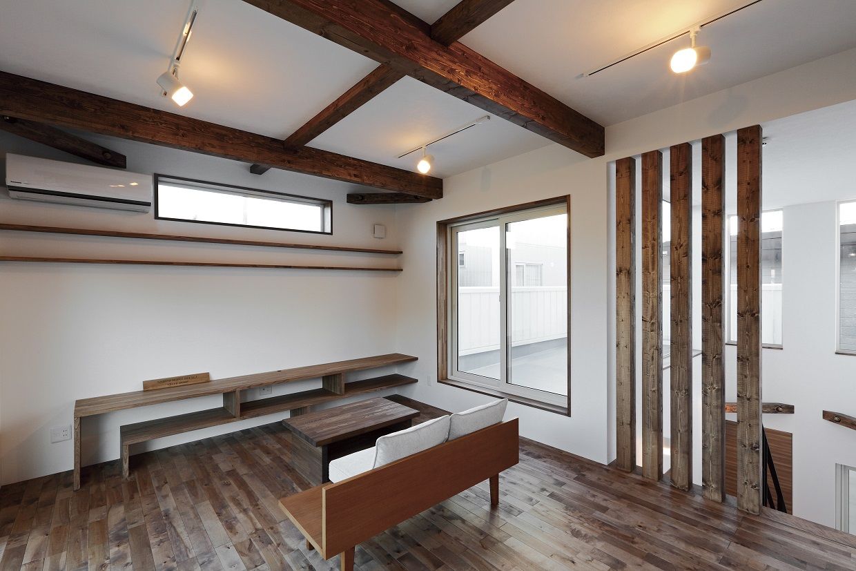 バリューホーム 【2500～3000万円】外観はクールに、室内は温もりあふれる無垢で仕上げた「愛車と暮らす」家の建築実例画像4