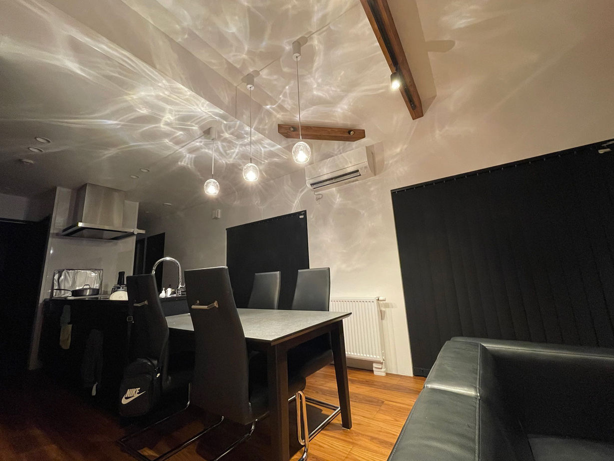 バリューホーム 【3000万円台前半／コの字型の平屋】家族が楽しく暮らせる黒を基調としたホテルライクな家の建築実例画像8