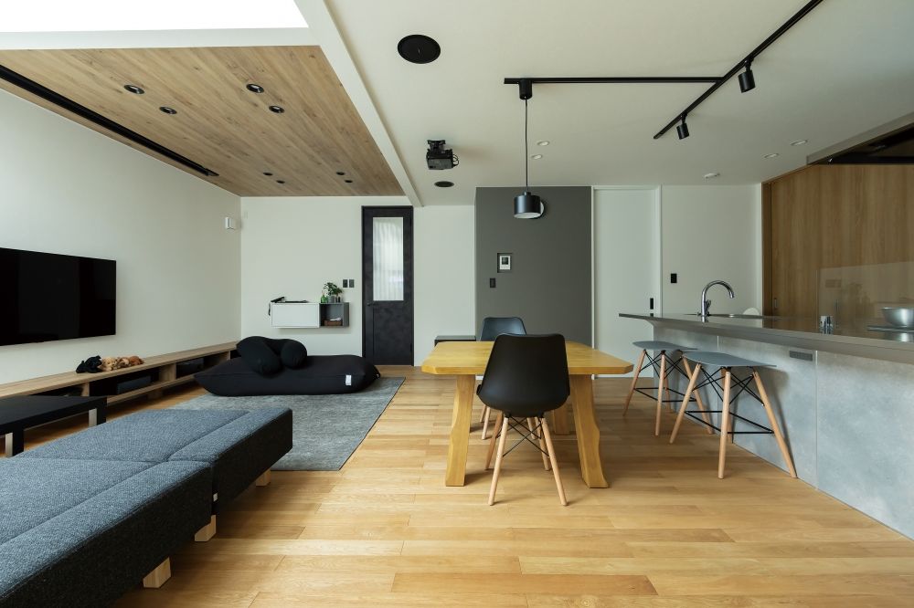 バリューホーム 【ビルトインガレージ】細部までデザインと素材にこだわり自分たちらしさが輝く住まいの建築実例画像1