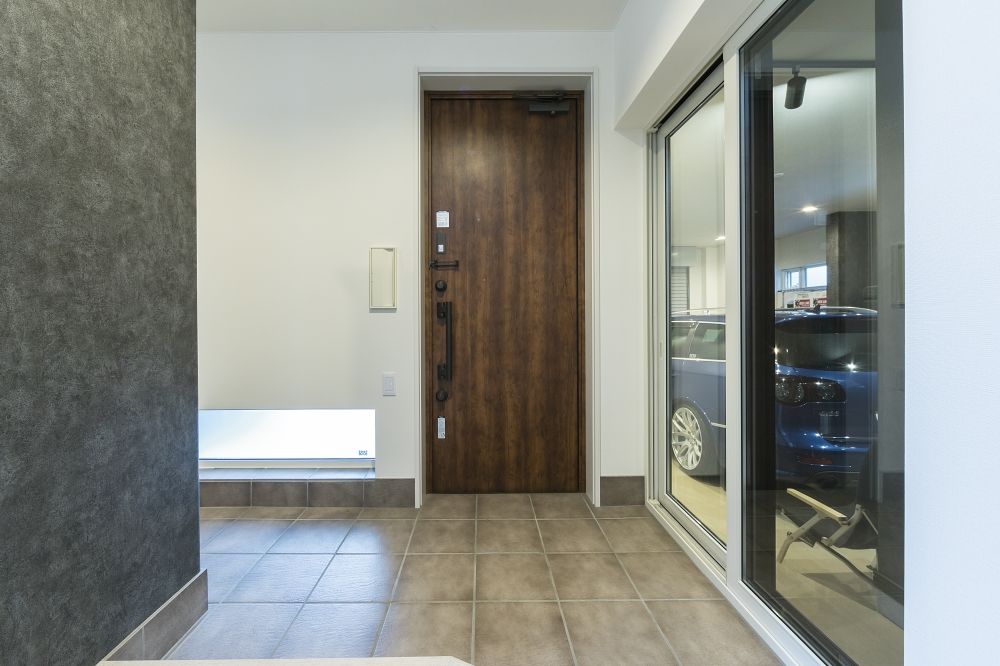 バリューホーム 【ガレージハウス】シンプルなデザインも性能も大満足な、愛車と暮らすガレージハウスの建築実例画像4