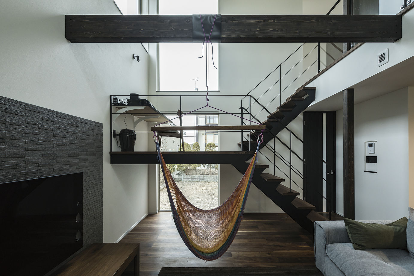 バリューホーム 【江別市】吹き抜けにハンモック、どこまでも開放的な二世帯住宅の建築実例画像3