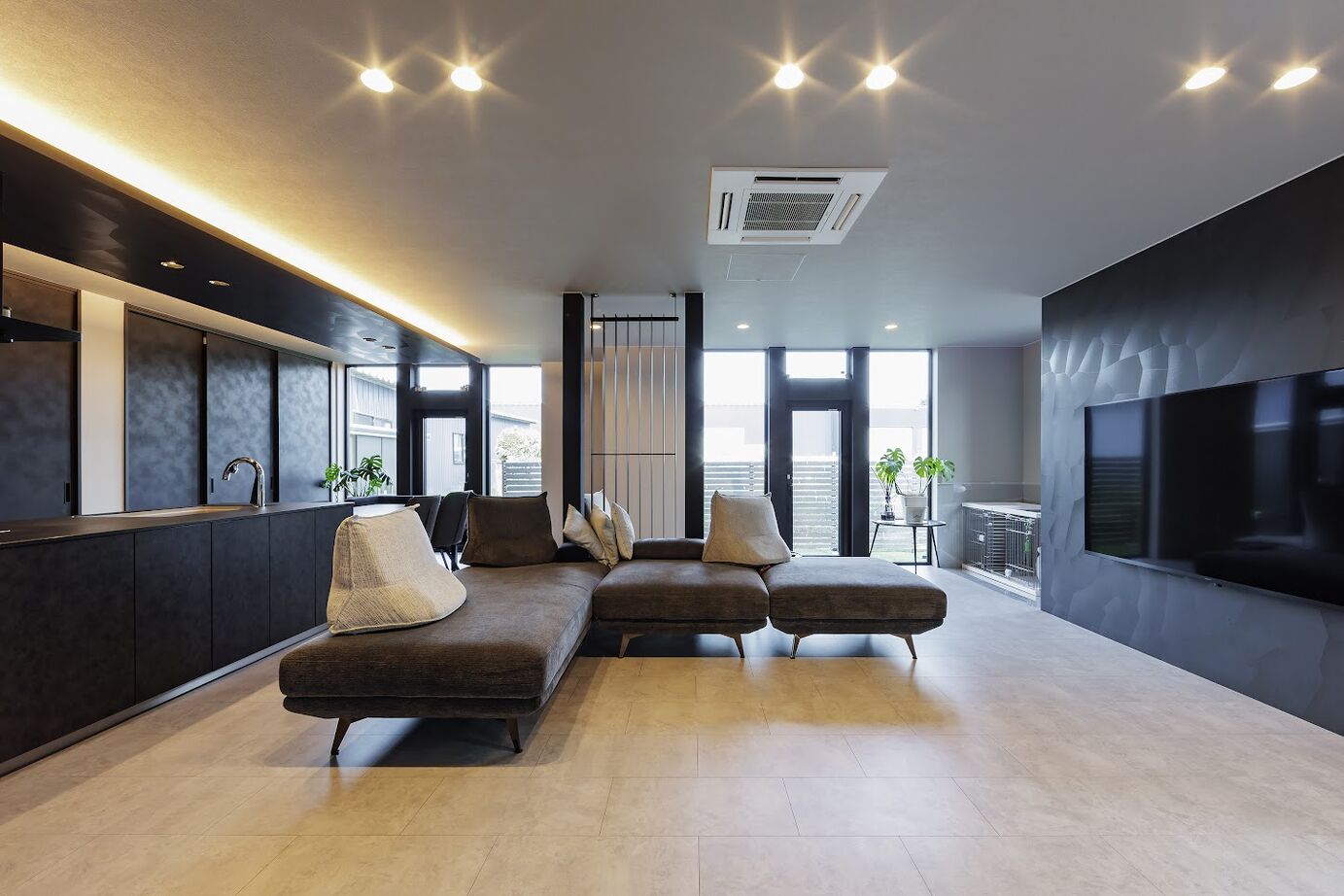 バリューホーム 【4000万円～/ビルトインガレージ】中も外も家族時間を楽しめるハイセンスなガレージハウスの建築実例画像2