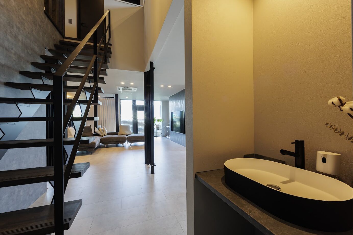 バリューホーム 【4000万円～/ビルトインガレージ】中も外も家族時間を楽しめるハイセンスなガレージハウスの建築実例画像8