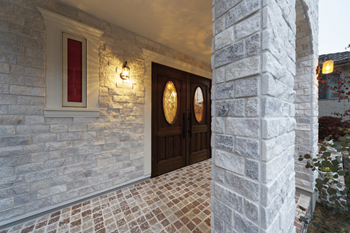 山栄ホーム　リゾートな家　(重量木骨の家) 【長岡京市/4000万円台/駐車場有】無垢材を使った耐震SE構法、断熱に優れた老舗ホテルの様な家の実例の建築実例画像3