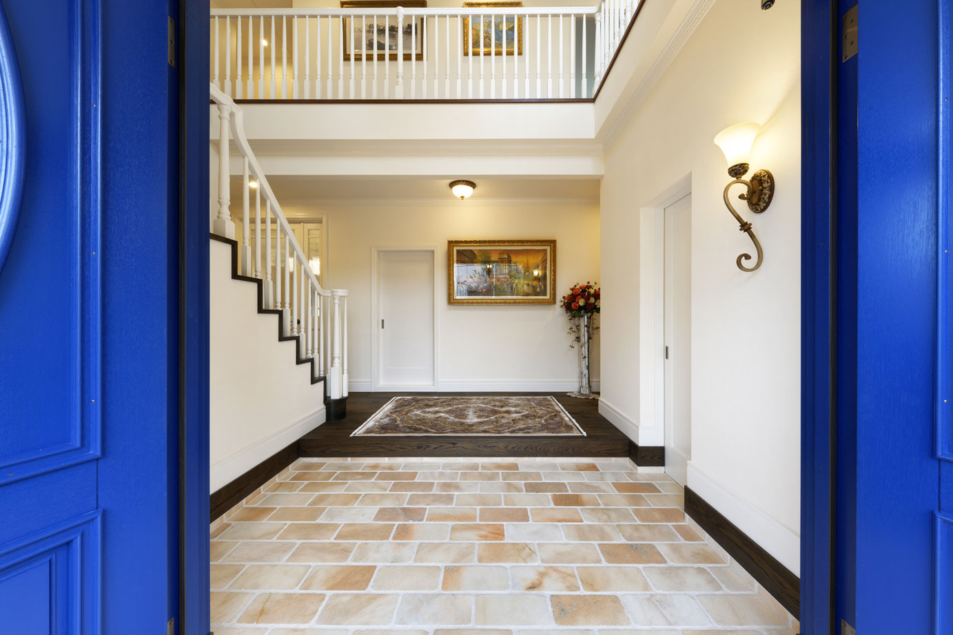 山栄ホーム　リゾートな家　(重量木骨の家) 【京都府向日市/洋風邸宅】洗練美を極めた耐震構法SE構法の邸宅。趣深い赤煉瓦、優美な意匠が憧れを誘うの建築実例画像3