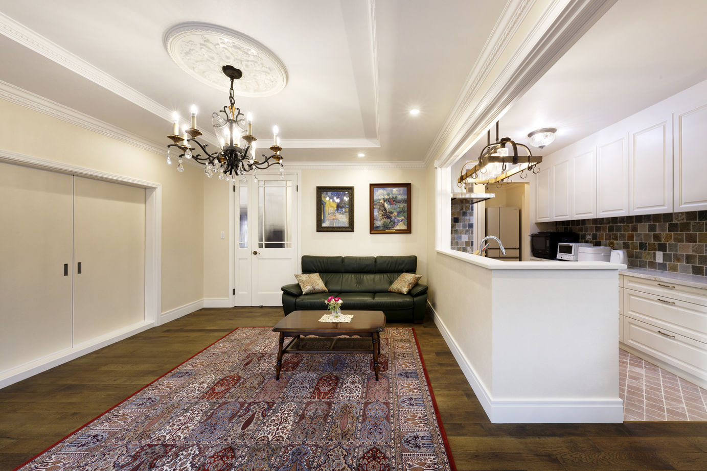 山栄ホーム　リゾートな家　(重量木骨の家) 【京都府向日市/洋風邸宅】洗練美を極めた耐震構法SE構法の邸宅。趣深い赤煉瓦、優美な意匠が憧れを誘うの建築実例画像8