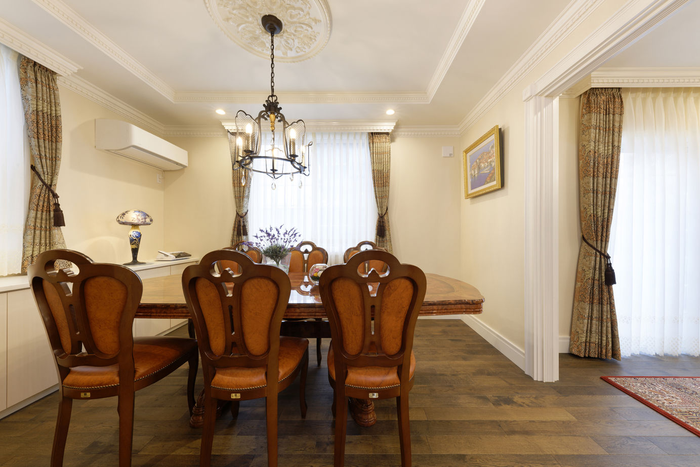 山栄ホーム　リゾートな家　(重量木骨の家) 【京都府向日市/洋風邸宅】洗練美を極めた耐震構法SE構法の邸宅。趣深い赤煉瓦、優美な意匠が憧れを誘うの建築実例画像11