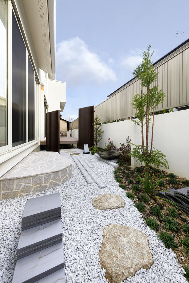 山栄ホーム　リゾートな家　(重量木骨の家) 【京都府向日市/洋風邸宅】洗練美を極めた耐震構法SE構法の邸宅。趣深い赤煉瓦、優美な意匠が憧れを誘うの建築実例画像13