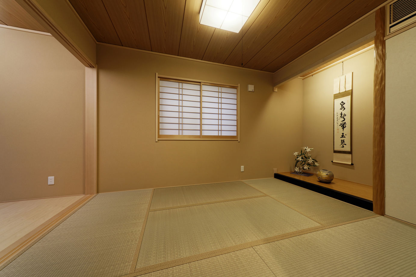 山栄ホーム　リゾートな家　(重量木骨の家) 【京都府長岡京市/4000万円～】老舗ホテルを彷彿させる洋風邸宅。耐震構法SE構法による高断熱で年中快適にの建築実例画像9