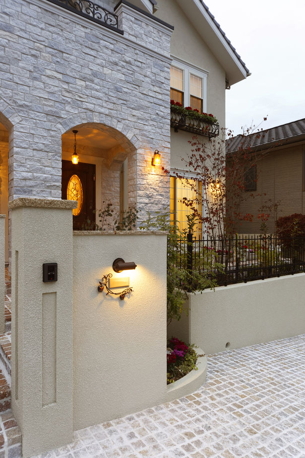 山栄ホーム　リゾートな家　(重量木骨の家) 【京都府長岡京市/4000万円～】老舗ホテルを彷彿させる洋風邸宅。耐震構法SE構法による高断熱で年中快適にの建築実例画像12