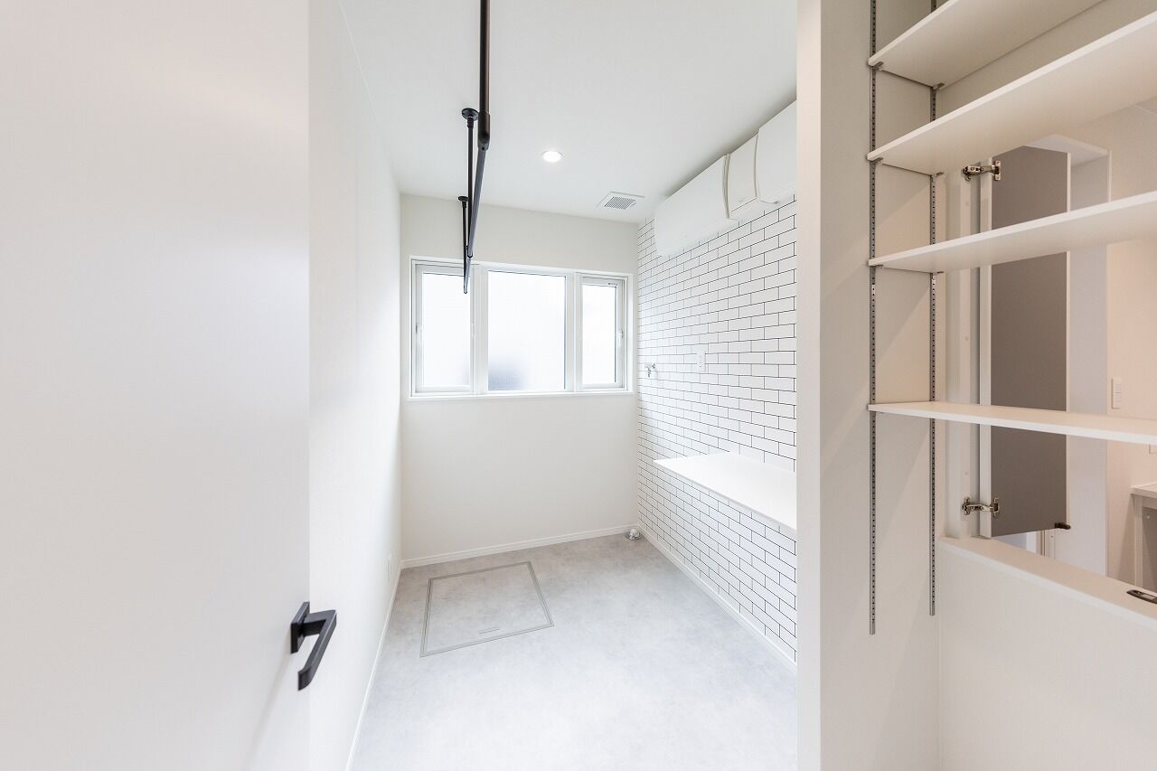 渡辺建設（パナソニックビルダーズグループ） 【沼津市／太陽光／蓄電池／ガレージ】愛猫と快適に暮らすキャットウォークのある平屋の住まいの建築実例画像7