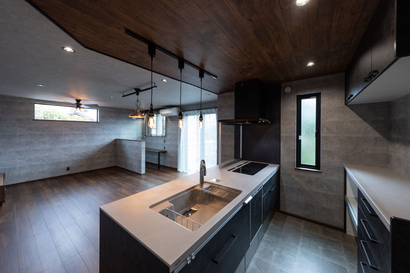 渡辺建設（パナソニックビルダーズグループ） 【裾野市／スタイリッシュ／快適動線】こだわりのインテリアが映える、自慢の家の建築実例画像3