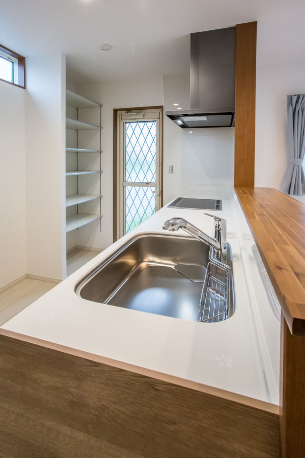 メイクハウス（大川市・柳川市） 【佐賀市4人家族/1500-1999万円/4LDK】大通り沿いの騒音を構造と断熱材・窓で解決した家の建築実例画像2