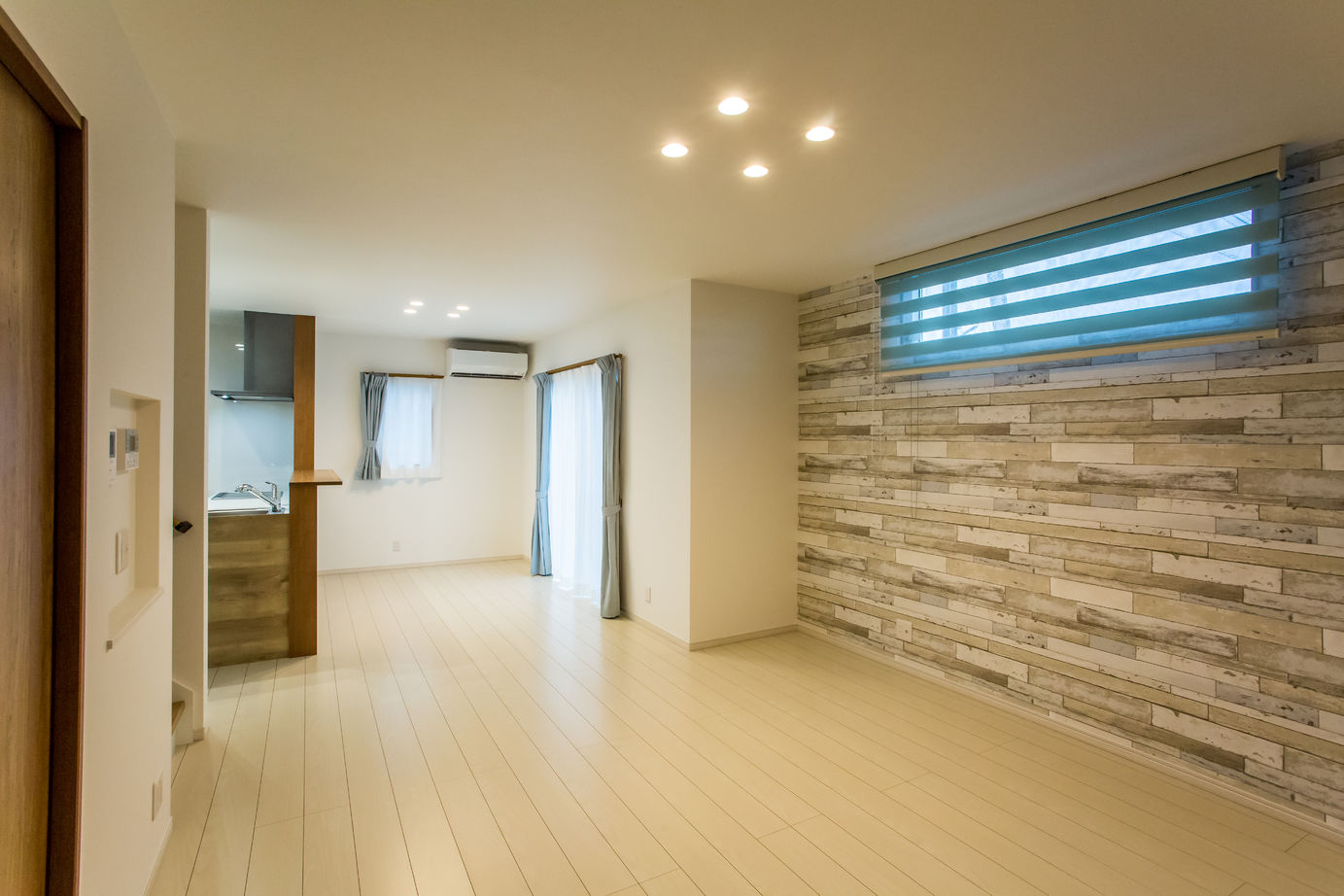 メイクハウス（大川市・柳川市） 【佐賀市4人家族/1500-1999万円/4LDK】大通り沿いの騒音を構造と断熱材・窓で解決した家の建築実例画像4