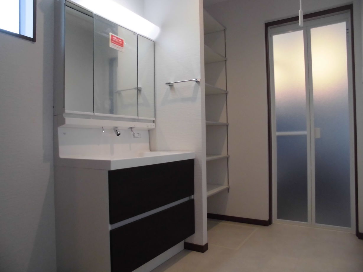 メイクハウス（大川市・柳川市） 【大川市4LDK /1500-1999万円/平屋】週末の買いだめも楽々収納!たっぷり収納スペースと広々LDKの家の建築実例画像7