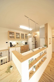 フォルトーナ 自然素材にこだわった南仏風の可愛らしい住まいで、優しさに包まれて暮らす毎日の建築実例画像2